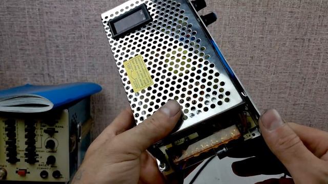 Простое и Не дорогое зарядное устройство. Своими руками!