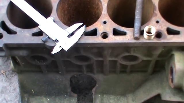 Способ восстановления сорванной резьбы в блоке двигателя ВАЗ