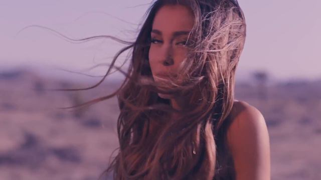 Ариана гранде поет по русский