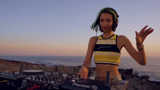 Miss Monique - MiMo Podcast 041  [Melodic Techno & House DJ Mix]