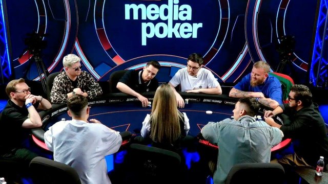 ТРЕТИЙ СТОЛ ТУРНИРА ПО ПОКЕРУ В СОЧИ (Recrent, Cake, Матвиенко, Ваш и другие)