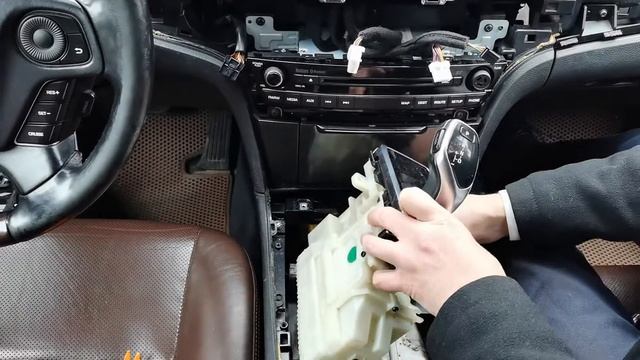 Hyundai Equus, Хендай Экус снять головное устройство, снять магнитолу