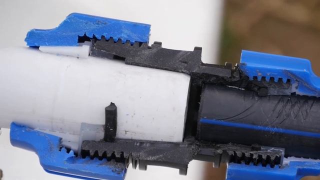 Как завести ПНД трубу целиком в кессон и сохранить герметичность.