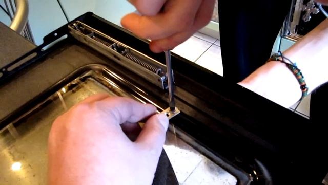 Ремонт двери духового шкафа