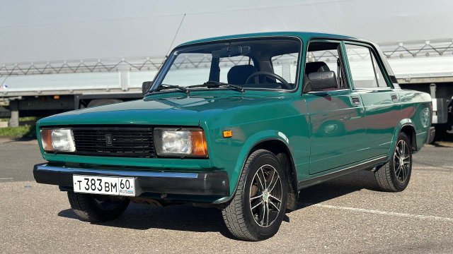 Капсула времени Ваз-2105 Жигули. Как думаете какая стоимость данного автомобиля?