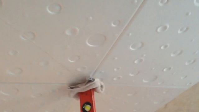 Плитка На Потолок Своими Руками Как Поклеить Потолочную Плитку