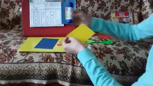 Аппликация "Разноцветный светофор" (ясельная группа)