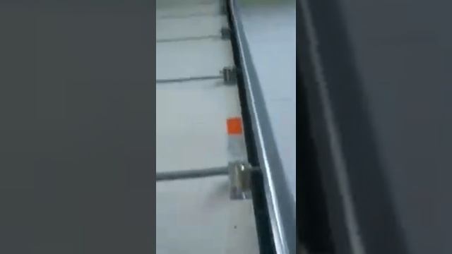 Установка троса на подъемные ворота. Промышленные секционные ворота. Казань