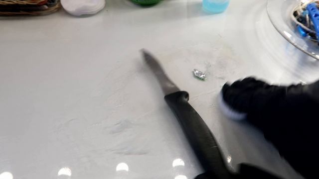 Как убрать СУПЕРКЛЕЙ с поверхности? Пробую разные варианты