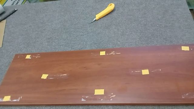 Наклейка зеркала на ДСП (дверца шкафчика ванной).