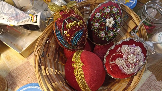 Поговорим про обтяжку бархатом яиц к Пасхе. Как это делаем мы.