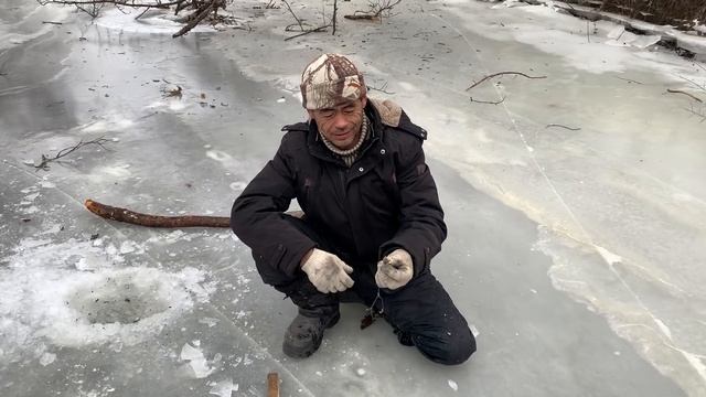 Зимняя рыбалка на реку Хар . Ловим Ленка и Хариуса
