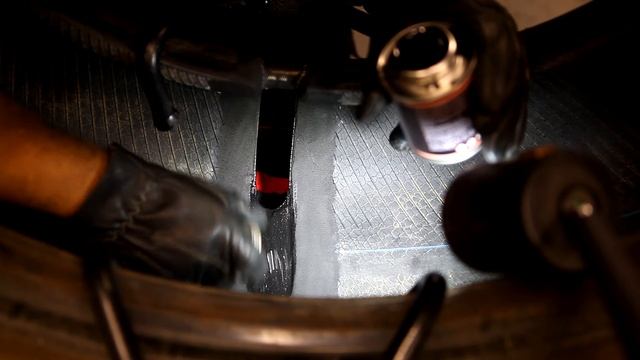 Ремонт бокового пореза Веерным пластырем и Жестью. Ремонтируем шину 315⧸70R22.5 от плеча до борта.Ре