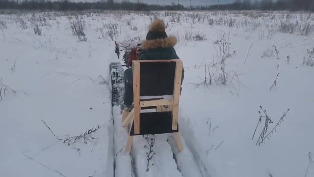 Покатушки на мотоблоке с самодельными гусеницами.