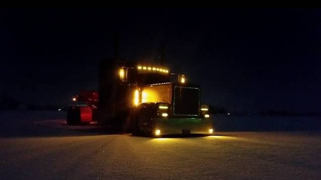 Дальнобой по США. Дрифтую на траке. Первый снег, зима