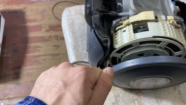 Пылесос Lg vk89483 Ремонт катушки (не сматывается)