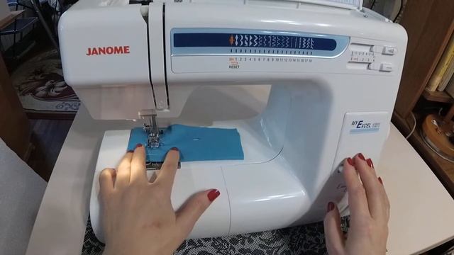 Как зашить дырку на одежде с помощью машинки? Как поставить заплатку? Зиг-Заг. Прямая строчка.