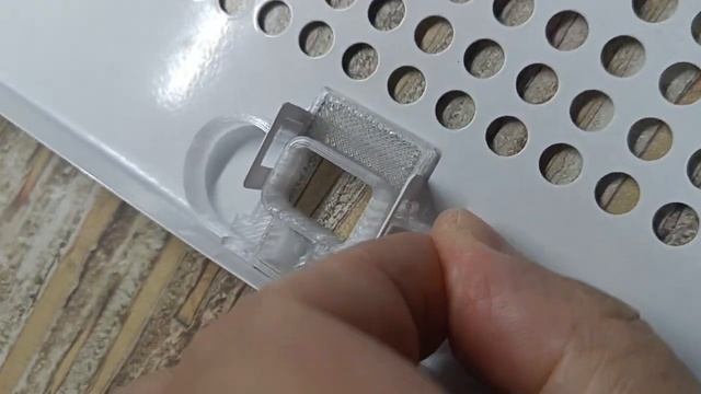 Защёлка фильтра для вытяжки Elikor - Установка