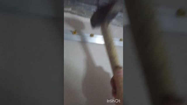 Как прикрепить профиль для натяжных потолков в газобетон.U профиль для натяжных потолков.Личный опы