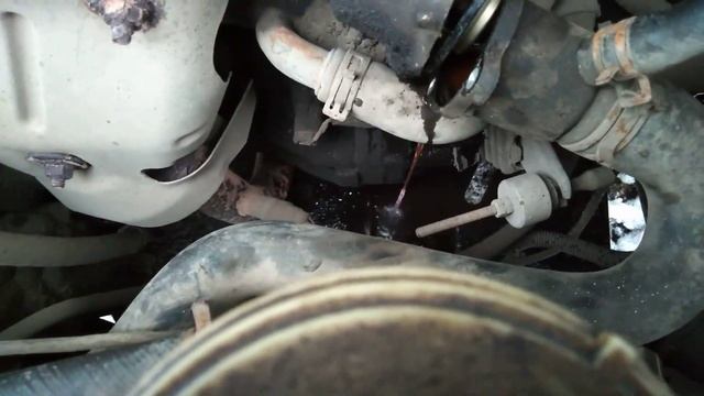 Термостат,замена и прокачка системы охлаждения на Рено Логан.