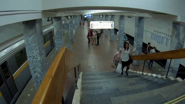 Пересадка на станции метро Каширская // 24 августа 2016 г.