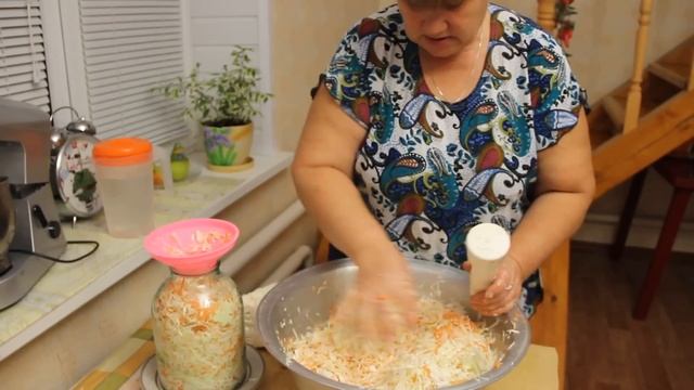 Хороша закуска! - Квашена капустка!