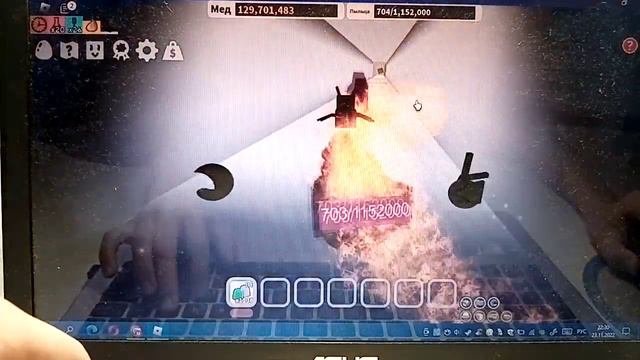 Баг на Туннельного Медведя!!! Bee Swarm Simulator!!!