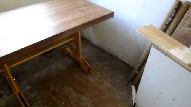 Финишное покрытие сосновой столешницы