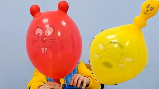 Надуваем большие воздушные шарики