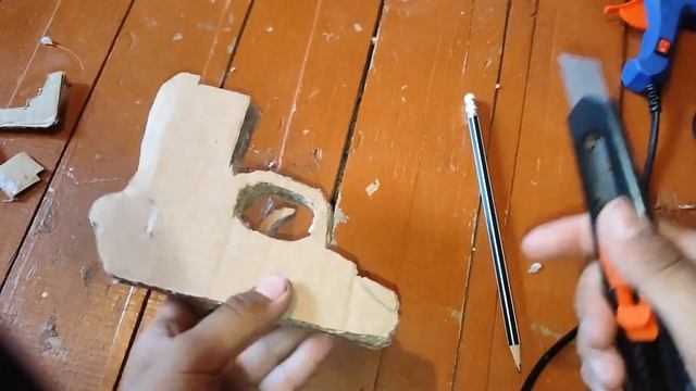 КАК СДЕЛАТЬ ПМ ИЗ КАРТОНА?