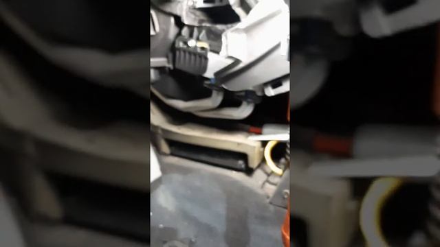 Шевроле круз дует холодный воздух левая сторона