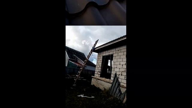 Установка круглого конька на вальмовой крыше