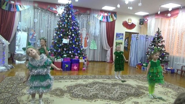 Танец ёлочек Средняя Б группа Новогодний утренник-2019