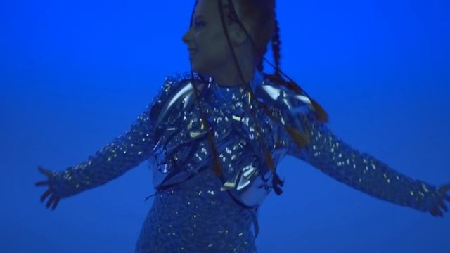 Юлия Савичева – Сияй (премьера клипа 2021)(1080P_HD).mp4