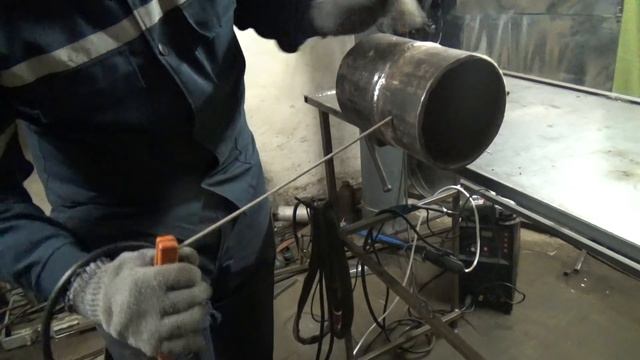 Как новичкам правильно выходить с потолка на вертикал при сварке трубы в вертикальном положении