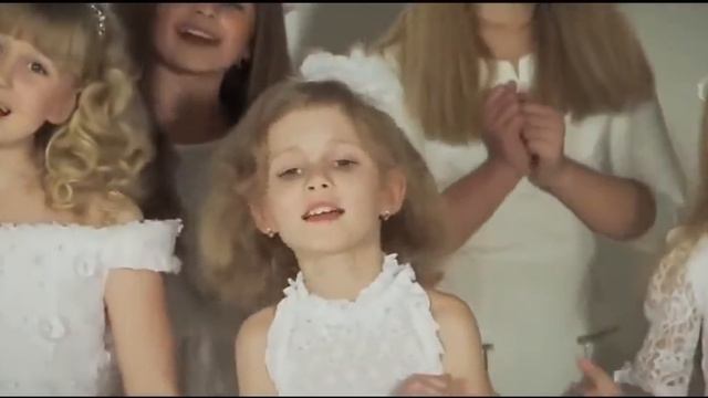 Скоро День матери! Я целую твои руки