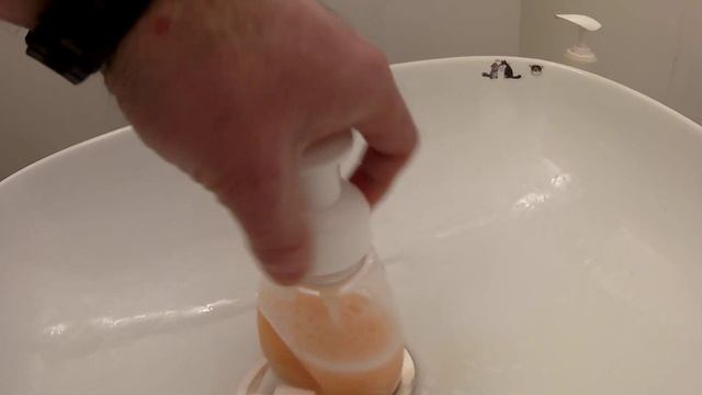 Обычный дозатор vs пенный дозатор