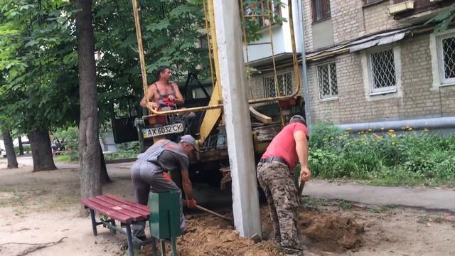 Установка ЖБ опор СВ-105, с помощью бурильно-крановой установки БКМ-317, на базе ГАЗ66