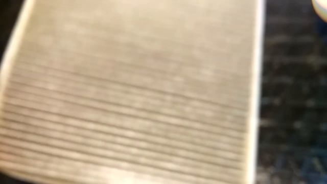 Фольксваген поло седан. Замена салонного угольного фильтра (VW)