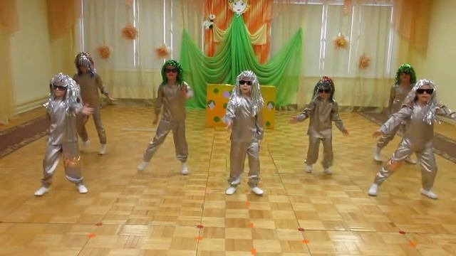 ТАНЕЦ "РОБОТ БРОНИСЛАВ"