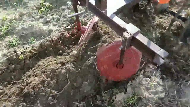 09 - Окучивание дисковым окучником. Часть 3 Испытание