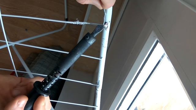 Как починить сушилку для белья напольную своими руками?