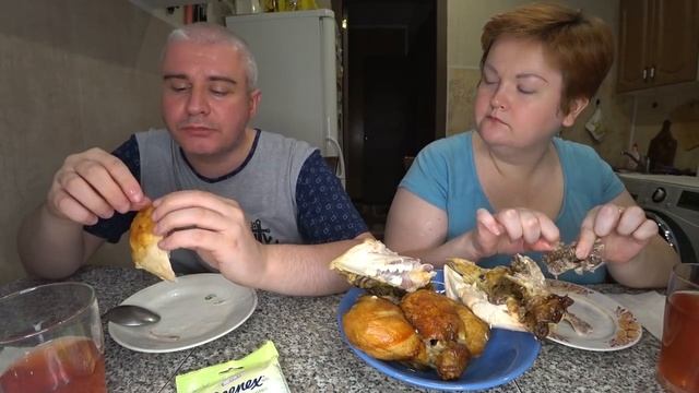 ШИКАРНЫЙ ужин на двоих ? Обглодала все КОСТИ у курицы гриль с голодухи МУКБАНГ