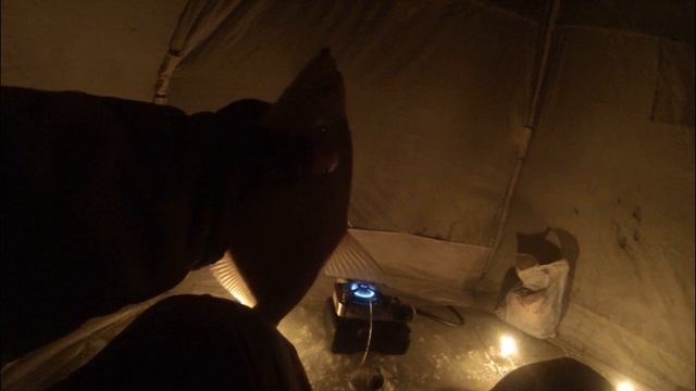 Рузское водохранилище. Ночной клев. Лед трещал, а рыба клевала.