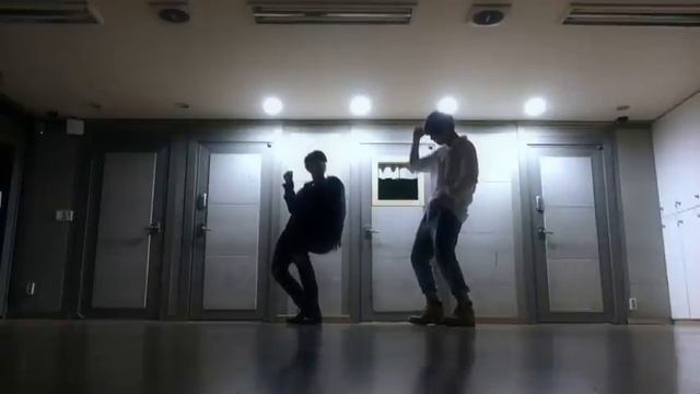 Чонгук и Чимин танцуют