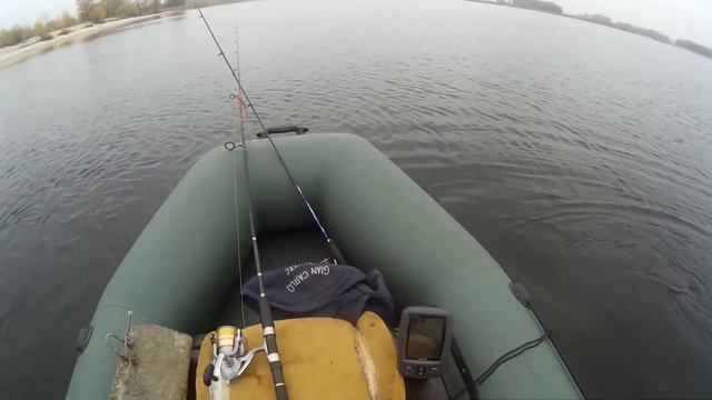 ЛОВЛЯ ЩУКИ НА ЖИВЦА С ЛОДКИ!!!