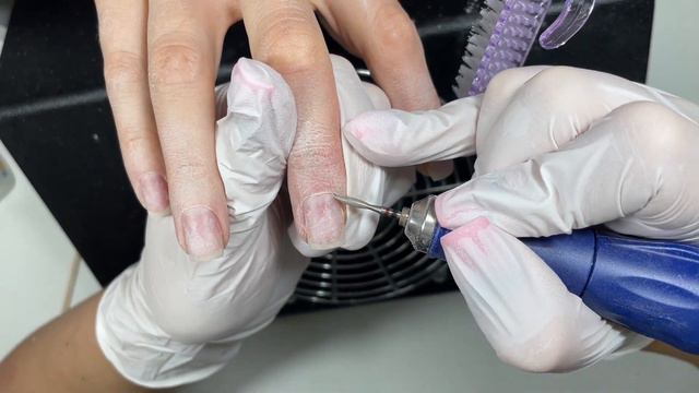 Как выполнить аппаратный маникюр? Тонкая кожа и налипшая кутикула.