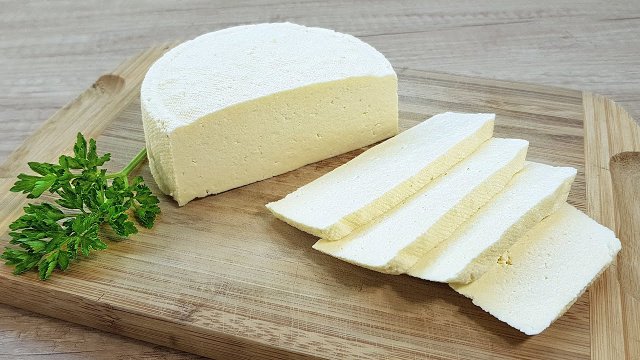 Твердый сыр своими руками. Твердый сыр из творога!