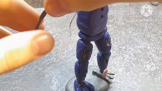 ?Леплю Олд Бонни из игры Five Nights at Freddy's 2