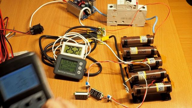 Дешёвые высокотоковые Li-ion 18650 аккумуляторы Liitokala HG2 с Aliexpress нагрузочный тест 10 - 15